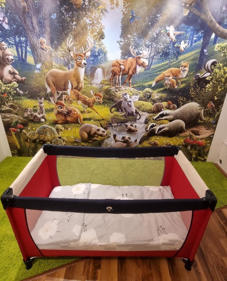 Ruheoase Am Waldrand - Auf 90Qm Sind Nicht Nur Die Eltern Und Bis Zu 5 Kinder Willkommen, Auch Hunde Und Katzen Sind Willkommen Laichingen Dış mekan fotoğraf