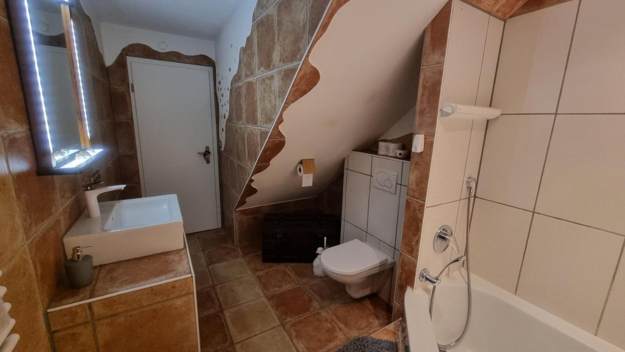 Ruheoase Am Waldrand - Auf 90Qm Sind Nicht Nur Die Eltern Und Bis Zu 5 Kinder Willkommen, Auch Hunde Und Katzen Sind Willkommen Laichingen Dış mekan fotoğraf